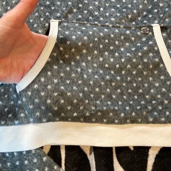 Pajama Set by Nicole Miller Brand. EUC! - Picture 3 of 16